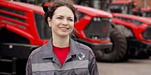 Легко ли девушке на тракторном заводе? История петербурженки из династии машиностроителей