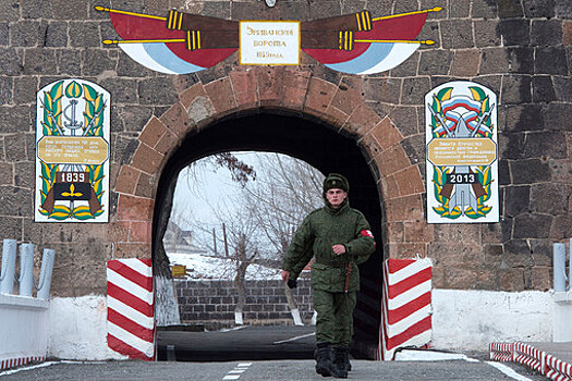 Замглавы МИД Галузин: любые дискуссии о военной базе РФ в Армении неуместны