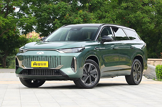 Chery выводит на рынок большой гибридный кроссовер с запасом хода 1400 км
