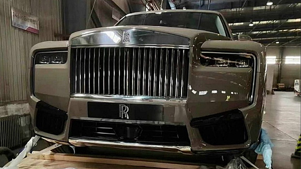 Обновленный Rolls-Royce Cullinan подловили без камуфляжа