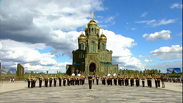 XV фестиваль "Спасская башня" завершился грандиозным представлением на Красной площади