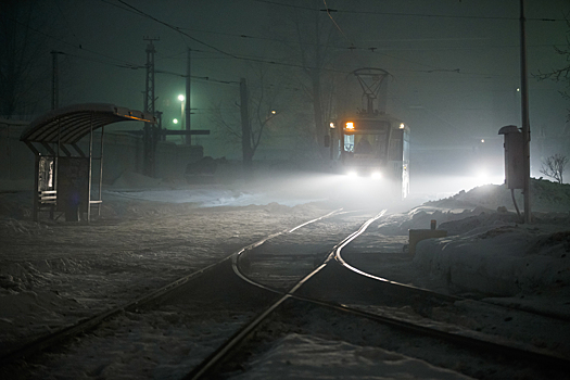 Водитель-кондуктор трамвая в Кемерове сильно задержала рейс