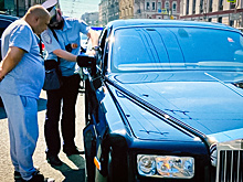 Гаишник заставил водителя растонировать Rolls-Royce