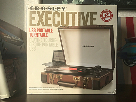 Crosley Executive: идеальный подарок для начинающего фаната винила