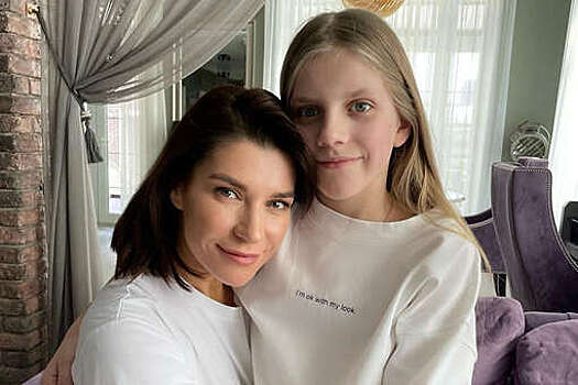 Актриса Волкова отпустила 14-летнюю дочь Елизавету к парню в другой город