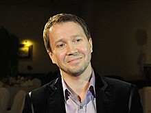 Странные слухи, неудавшийся роман и неожиданный сын: почему Евгений Миронов до сих пор не женился