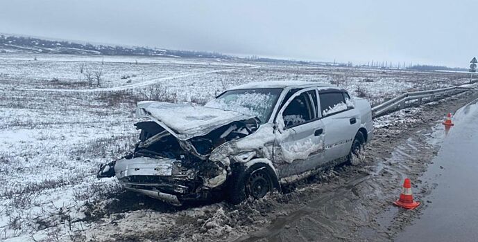 Водитель без прав врезался в фургон в Ростове