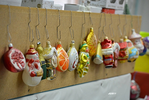 Не разобьются и не потемнеют: эксперт назвала важные правила хранения стеклянных новогодних игрушек