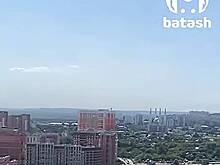 Пролетающий над столицей российского региона истребитель сняли на видео