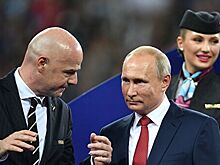 Путин на ВЭФ пообщался с президентом ФИФА