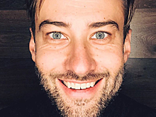 Дмитрий Шепелев резко ответил фанатам на просьбу перестать прятать лицо сына