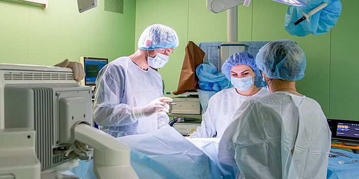 Робот-хирург Боткинской больницы провел больше двух тысяч операций 