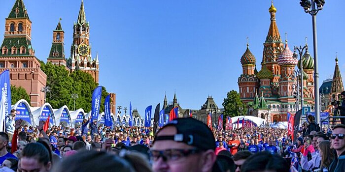 Рекордный по количеству участников полумарафон "Забег.РФ" завершился в России