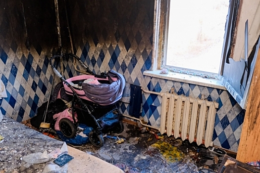 Под Волгоградом многодетная семья из-за пожара осталась без дома