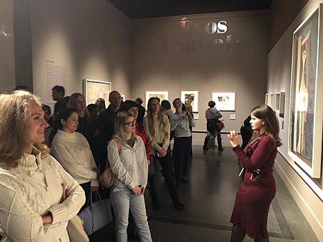 Жители Некрасовки посетили выставку «Пикассо & Хохлова»