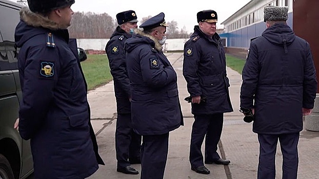 Командующий ВДВ оценил уровень подготовки командиров в учебном центре Омска