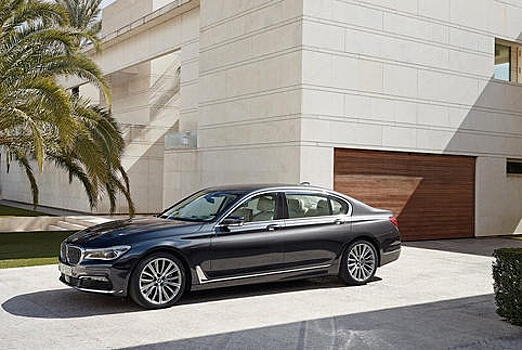 Топовая «семерка» BMW нового поколения появится в 2016 году