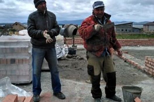 Более 80 мигрантов дактилоскопировали на стройках в Челябинской области