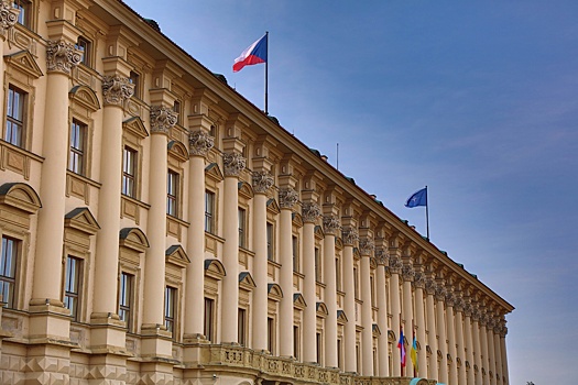 Чехия в ближайшее время может сократить военную поддержку Украины