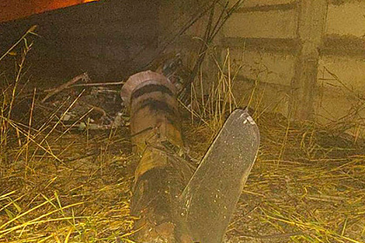 Появились кадры с места крушения вертолета Ми-2 в Ставропольском крае