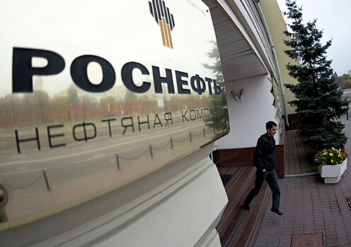 Монополия «Роснефти» разрушена: «Газпром» начал поставлять дизтопливо на Украину