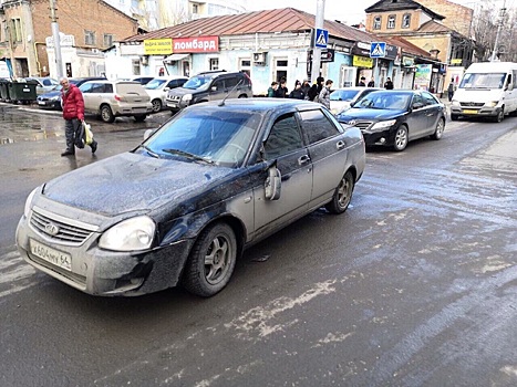 На Тархова 28-летняя автоледи на Lada Granta сбила женщину на "зебре"