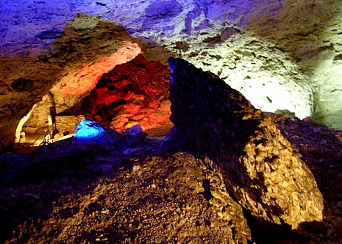 Самые удивительные пещеры России