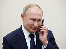 Вот парадный подъезд… Путину – 68 лет