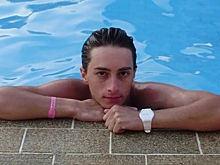 Солист Мариинки оказался в коме после падения с электросамоката