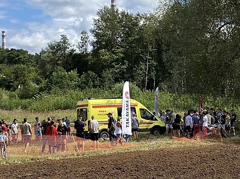 В Калужской области участник мотокросса ранил зрителя