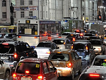 На дорогах Екатеринбурга зафиксированы пробки в десять баллов