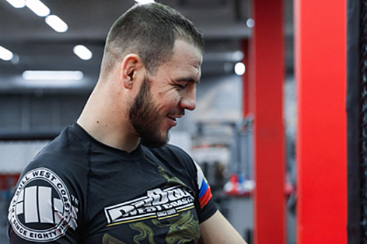 Собиравшийся получить российский паспорт боец UFC поедет на Украину ради выгоды