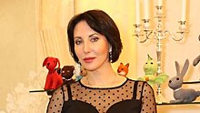 Алика Смехова вручила детям статуэтки «за мужество»