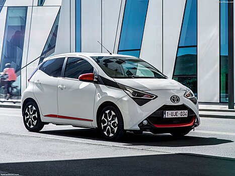 Первые тесты Toyota Aygo нового поколения: слабый, но экономичный мотор и тесный салон