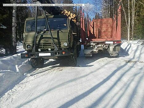 Пьяный камазист на лесной дороге в Подосиновском районе протаранил лесовоз