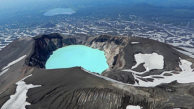 Самое опасное озеро России: почему нельзя подходить к Малому Семячику