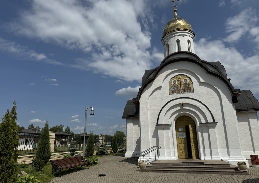 Мать Заворотнюк ходила в храм за день до смерти дочери