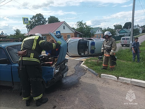 «Семерка» перевернула машину Росгвардии