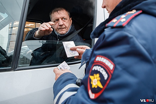 «Рухляди стало меньше»: полицейские отправили на штраф — стоянку дряхлые маршрутки Волгограда