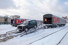 В порт Санкт-Петербурга прибыла первая партия машин в вагонах-автомобилевозах