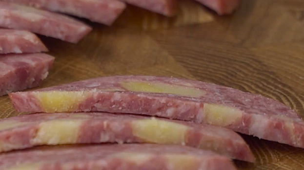 В Беларуси начали делать сервелат с картошкой фри