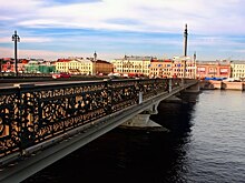 Петербург вошел в тройку самых популярных направлений для путешествий осенью