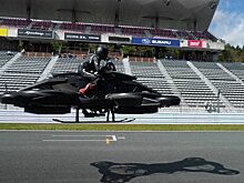 Сел и полетел: в Японии представили летающий мотоцикл