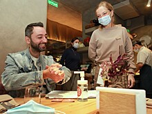 Московские бизнесмены предложили снять ограничения для прошедших вакцинацию от COVID-19