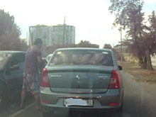 В Астрахани водитель ехавший по встречке устроил разборки на дороге