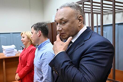 Подельнику сенатора Савельева попросили продлить арест