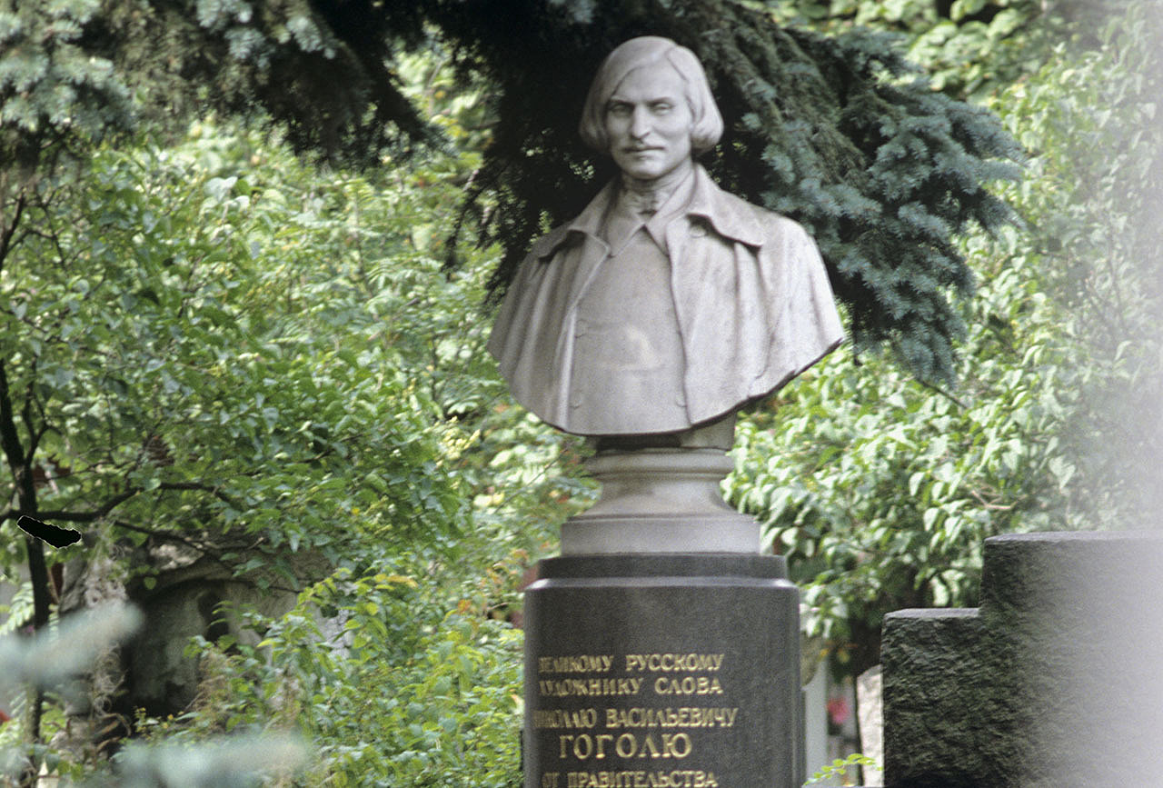 Раскрыта правда о могилах Гоголя и Булгакова в Москве