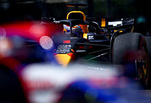Катастрофа Red Bull и дуэль Ferrari-McLaren. Анализ длинных серий кругов на тренировках