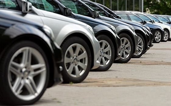Эксперты назвали суммы, которые россияне тратят на покупку подержанных автомобилей