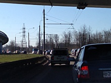 Из-за аварии с грузовиком Брагино встало в огромную пробку